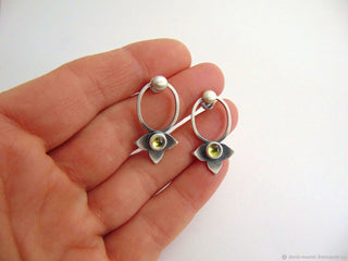 Retro Personalized Olive Green Zircon Earrings