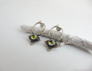 Retro Personalized Olive Green Zircon Earrings