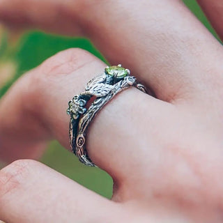 Retro Plated Ancient Silver Branch Inlaid Zircon Ring