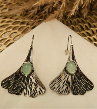 Retro Creative Leaves Embedded Emerald Earrings